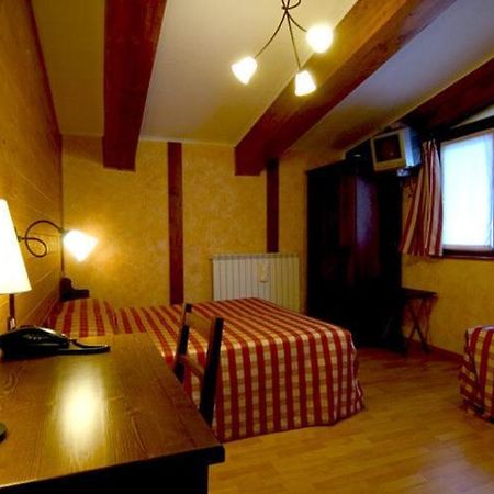 Hotel La Pigna Bardonecchia Room photo