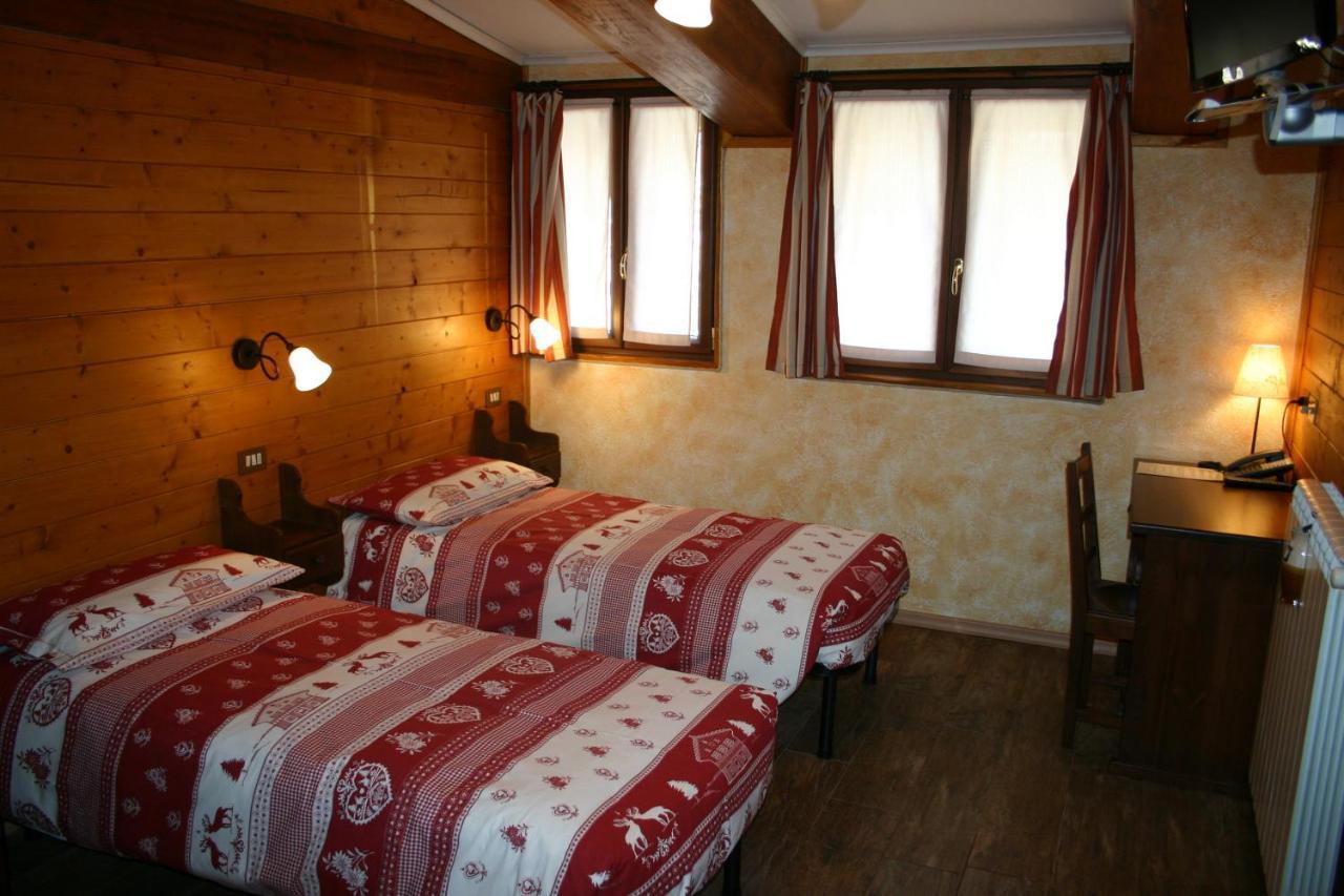 Hotel La Pigna Bardonecchia Exterior photo